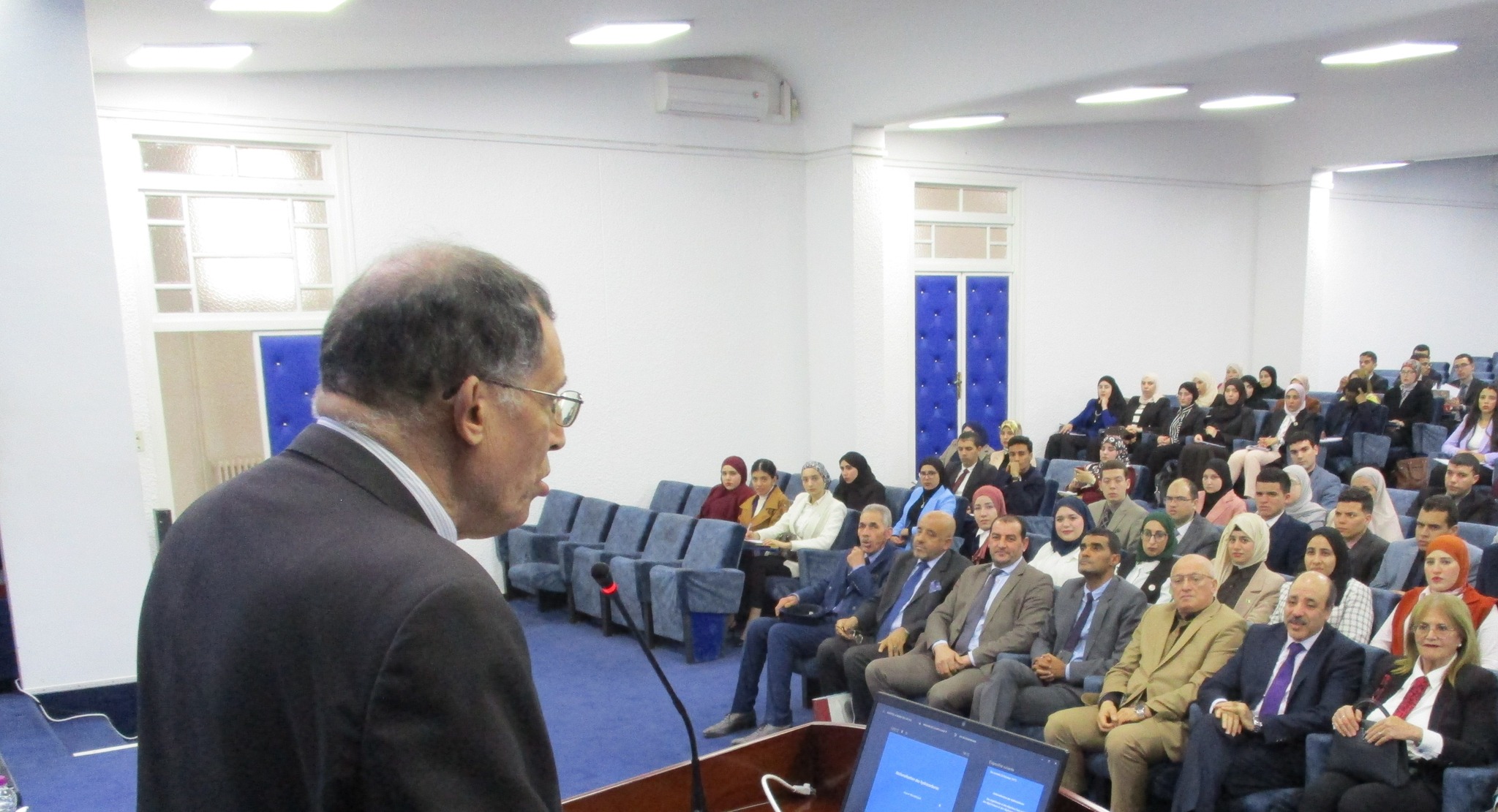 استضافت "السيد مشراوي محمد"، خبير في المحروقات واطار سابق في شركة سوناطراك،