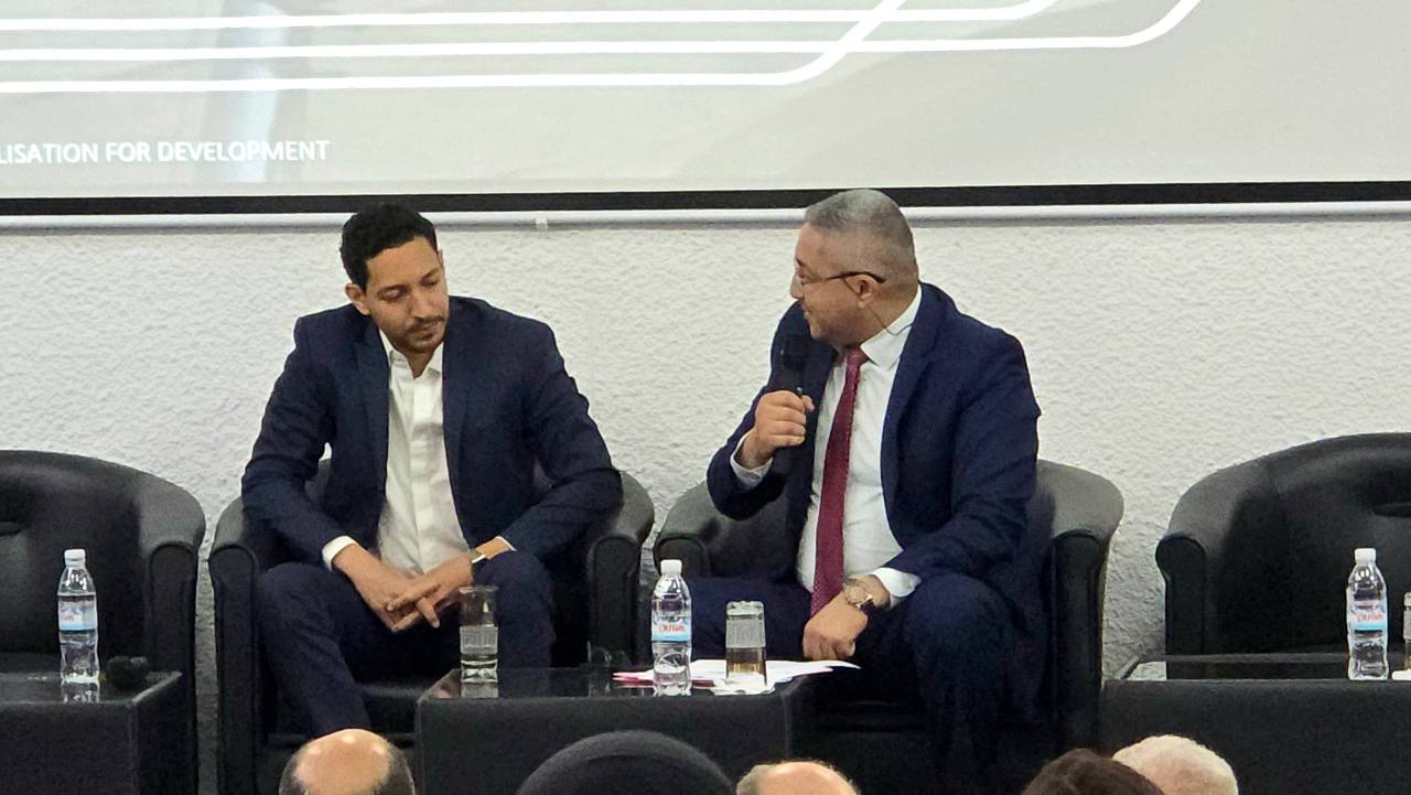 استضافة البروفيسور أمير لبديوي لالقاء محاضرة بعنوان الجزائر وتحديات النهوض الإقتصادي الإستراتيجيات، الإصلاحات و المؤسسات