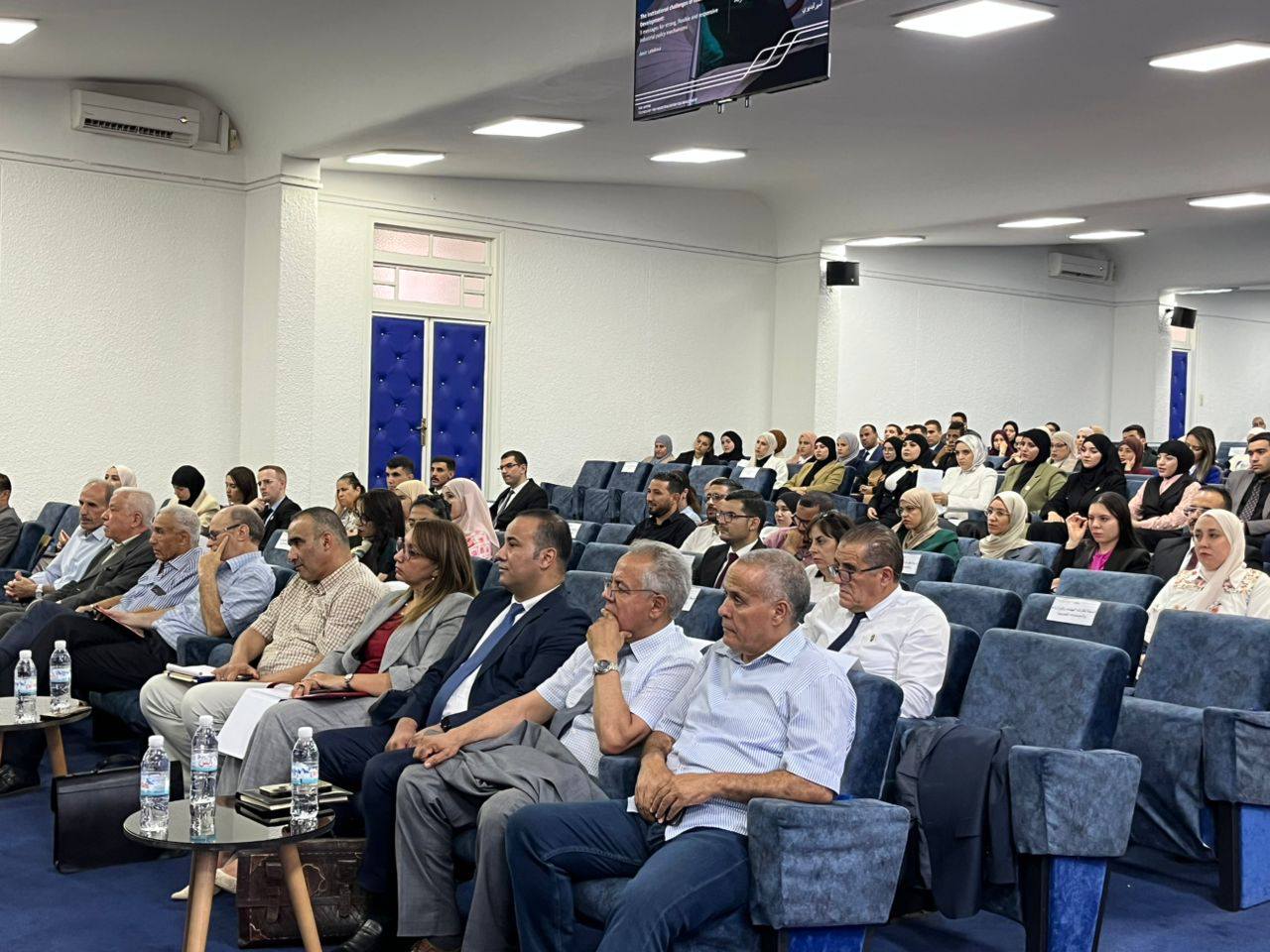 استضافة البروفيسور أمير لبديوي لالقاء محاضرة بعنوان الجزائر وتحديات النهوض الإقتصادي الإستراتيجيات، الإصلاحات و المؤسسات