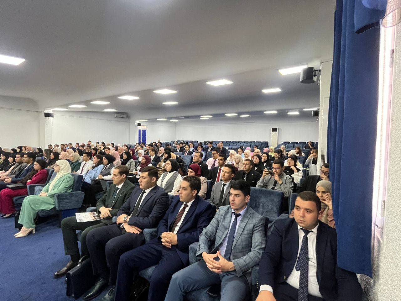 استضافة البروفيسور أمير لبديوي لالقاء محاضرة بعنوان الجزائر وتحديات النهوض الإقتصادي الإستراتيجيات، الإصلاحات و المؤسسات