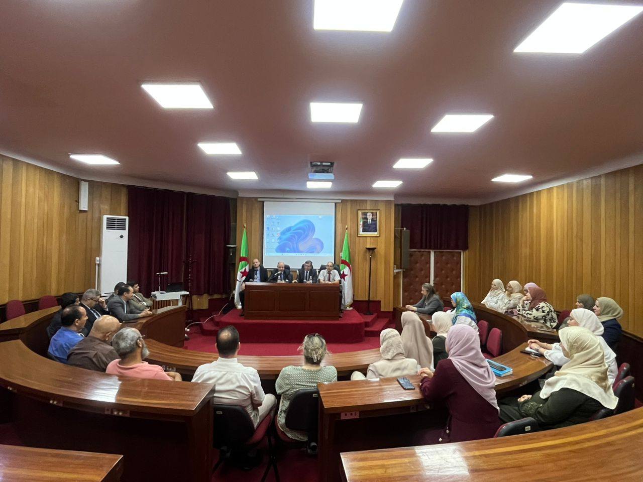 تنصيب السيد الدكتور يوسف عاشور أمينا عاما للمدرسة الوطنية للإدارة