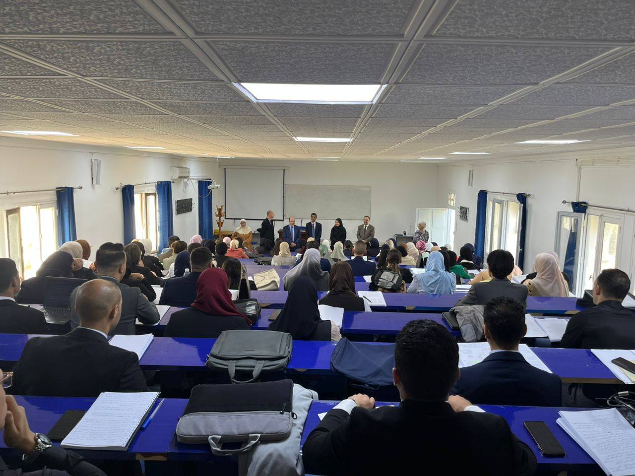 انطلاق مناقشة مذكرات تلاميذ الدفعة 53 بإشراف المدير العام للمدرسة الوطنية للإدارة