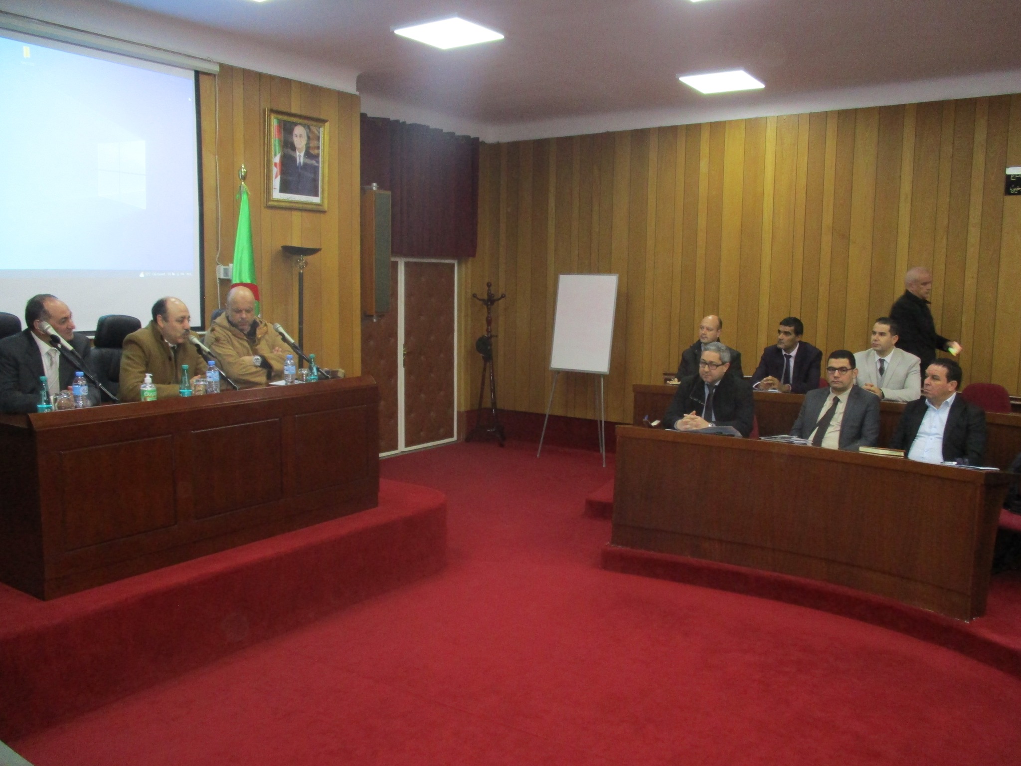 انطلاق الدورة التكوينية المبرمجة لفائدة اطارات من القرض الشعبي الجزائري وسونطراك