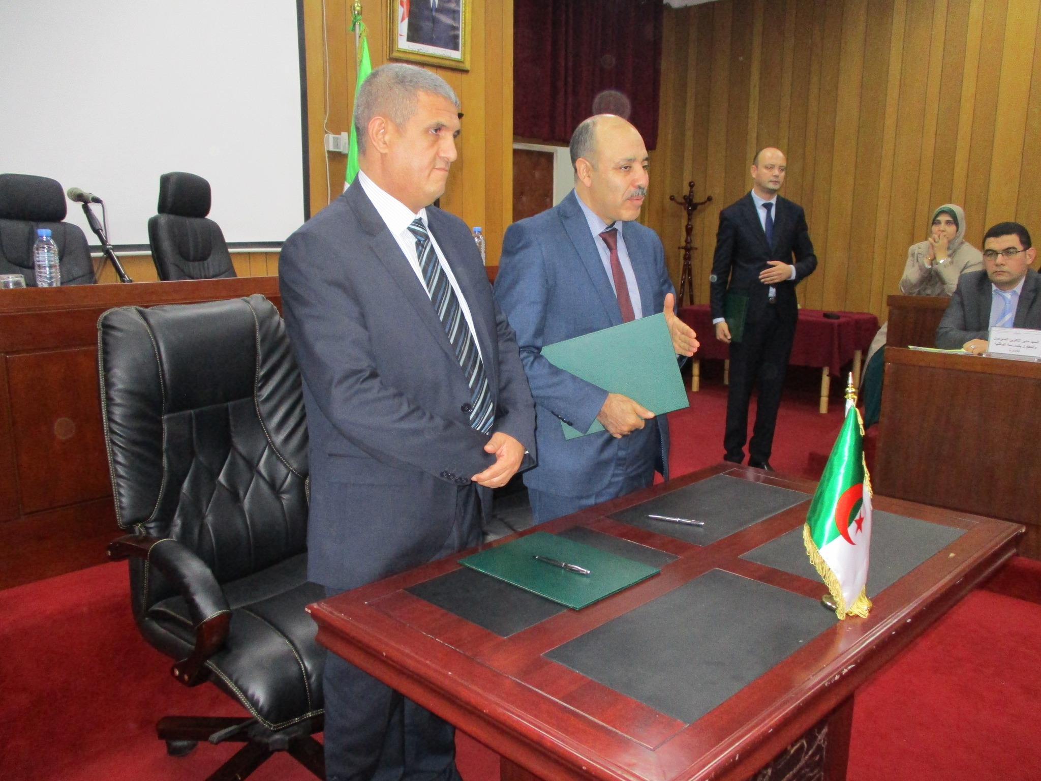 مراسم اختتام الدورة التكوينية لإطارا المؤسسة العمومية الاقتصادية للتسيير السياحي سيدي فرج مع توقيع اتفاقيتين تعاون