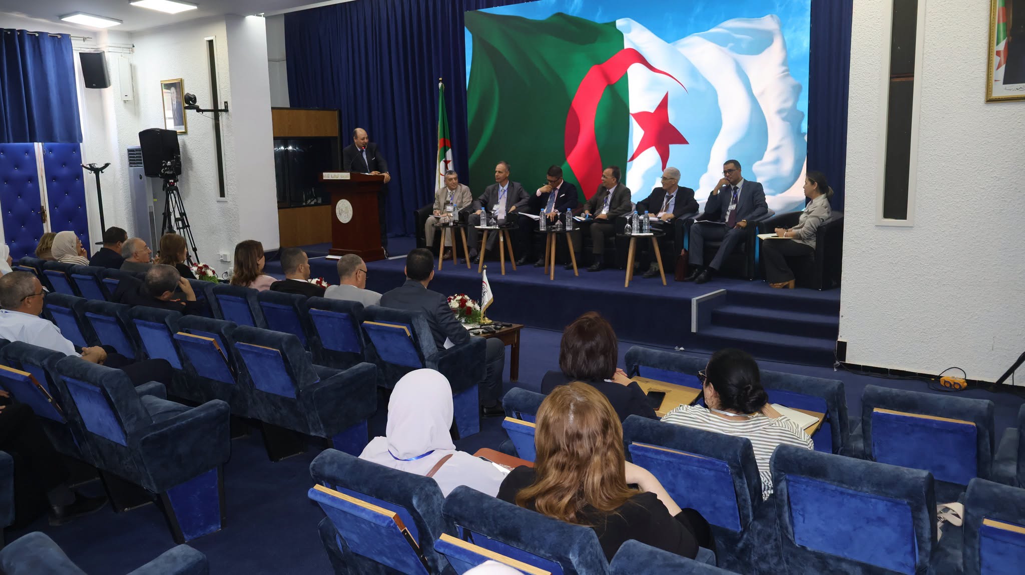 وسيط الجمهورية يحيي بالمدرسة الوطنية للإدارة اليوم العالمي للأمم المتحدة للخدمة العامة