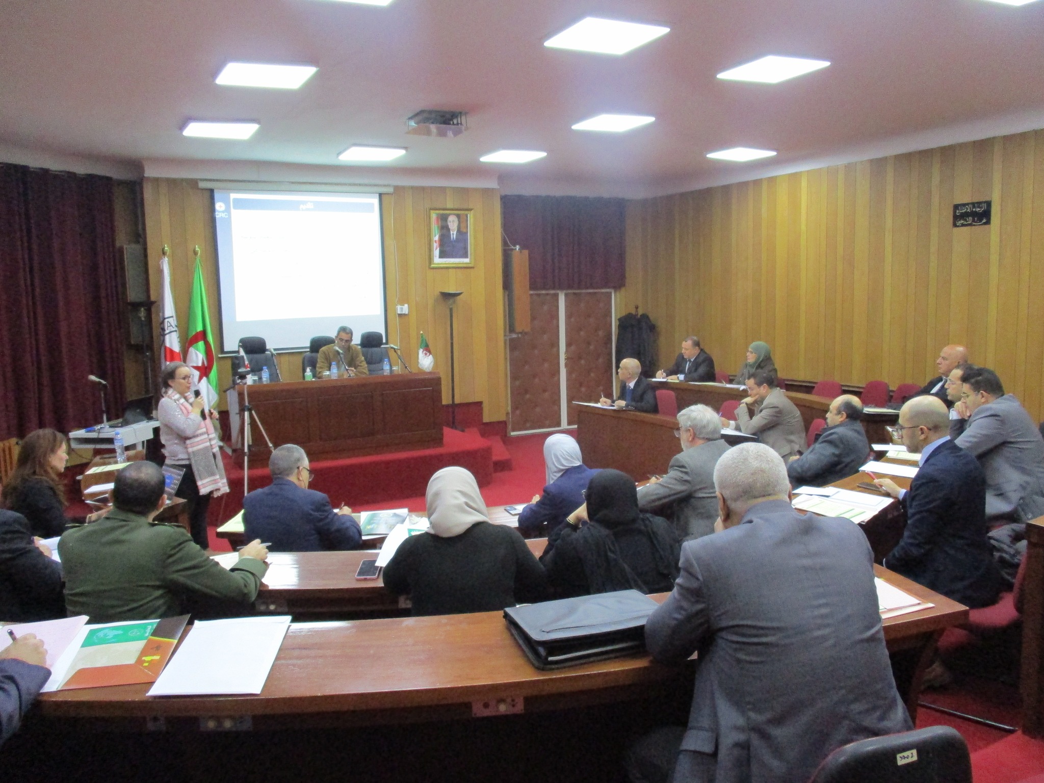 احتضان يوم دراسي حول "القانون الدولي الإنساني وتحديات النزاعات المسلحة المعاصرة"